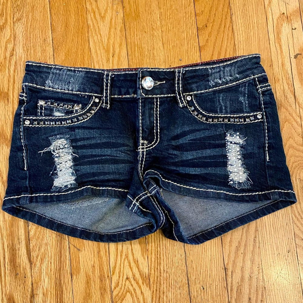 Detailed Jean Shorts